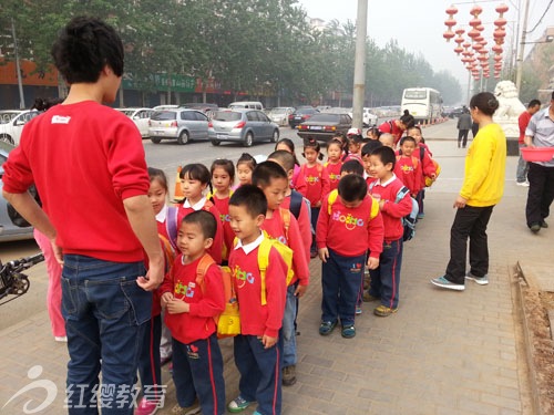 北京紅纓直營(yíng)園百旺園大班幼兒參觀農(nóng)大附小