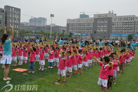 行慶“四川宜賓紅纓興樂幼兒園舉六一”陽光體育大型親子活動(dòng)