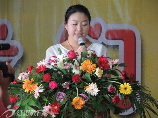 河北魏縣紅纓國際幼稚園召開新學(xué)期家長會