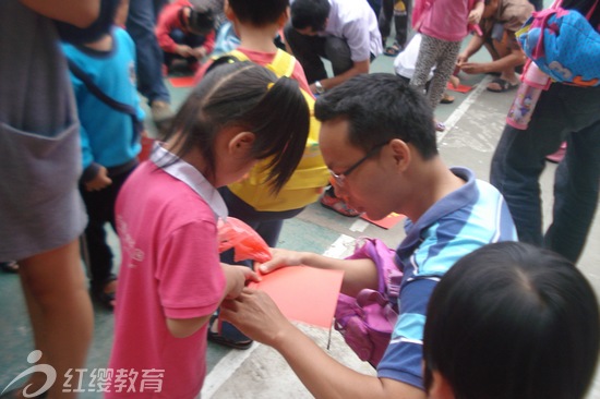 廣西玉林紅纓新天地實驗幼兒園舉辦 “歡樂國慶”親子活動