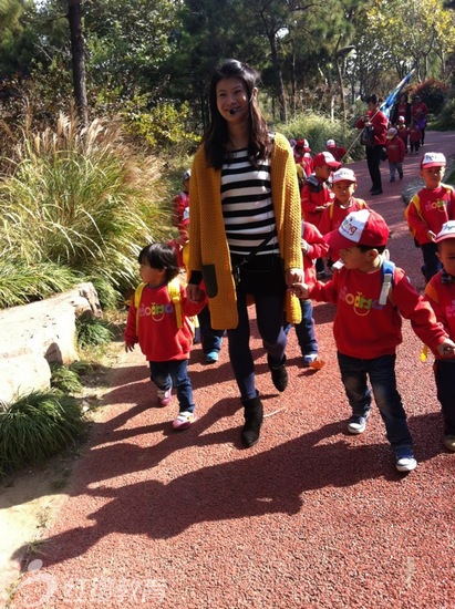 山東日照紅纓綠苑幼兒園組織開(kāi)展郊游活動(dòng)