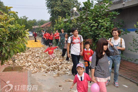 天津紅纓寶貝幼兒園舉辦秋季親子運(yùn)動(dòng)會(huì)