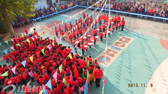 湖北安陸紅纓金鳳凰幼兒園舉辦2013秋季運(yùn)動會