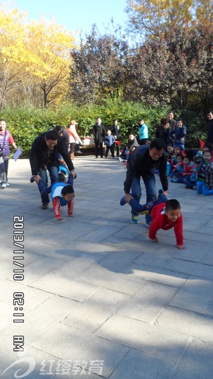 山東濟(jì)南紅纓智慧樹幼兒園舉辦“親子遠(yuǎn)足”游玩活動