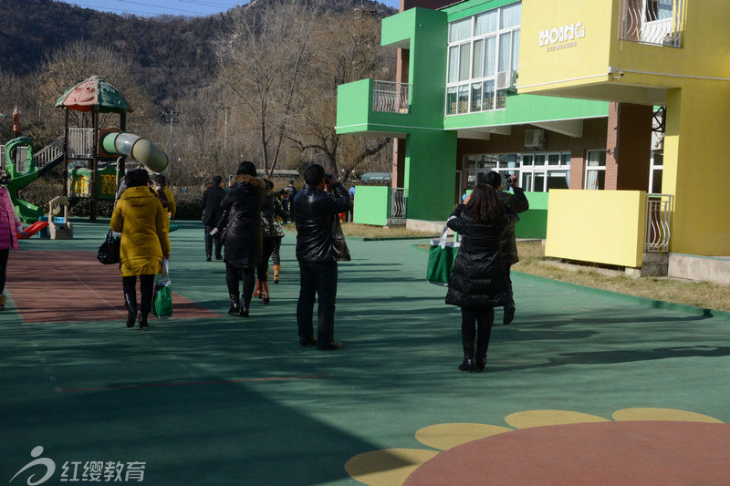 參觀紅纓幼兒園操場