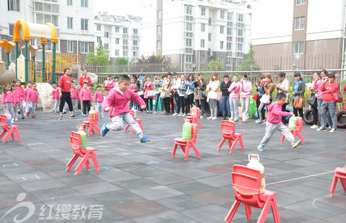 山東濰坊紅纓金都幼兒園舉行戶外活動半日觀摩交流會