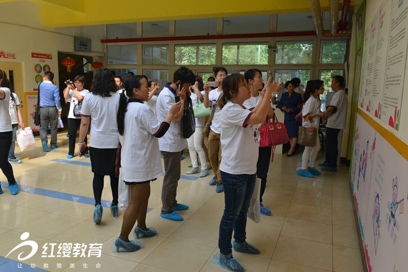 紅纓幼兒園寬敞明亮的門廳