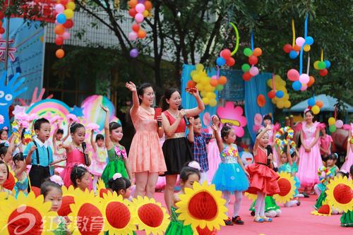 四川峨眉山紅纓希望藝術(shù)幼兒園慶六一活動(dòng)